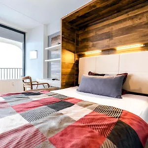 Bright - Skyline View - Central - Netflix - Congress Apartment